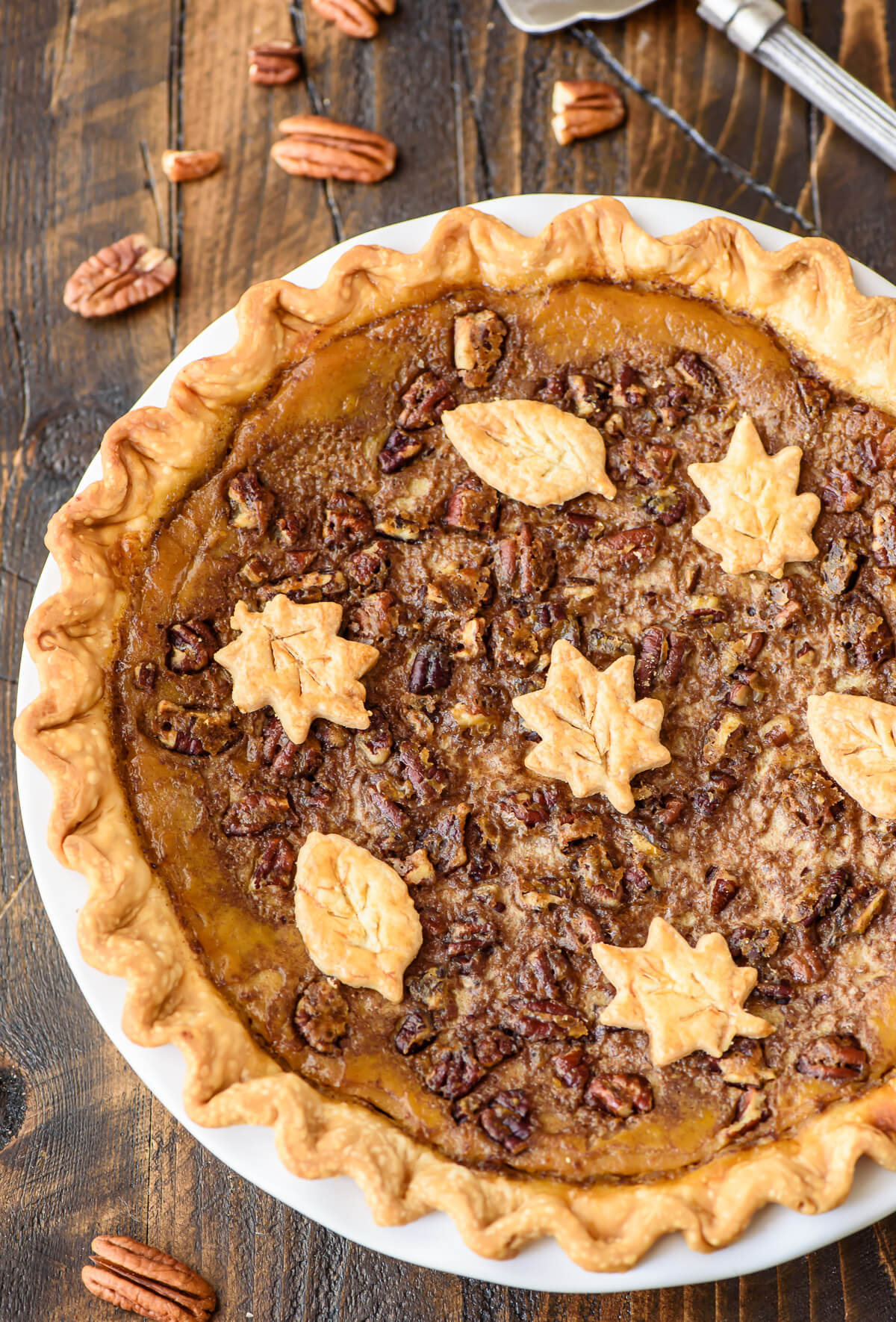 cant-decide-between-pumpkin-pie-and-pecan-pie-bake-this-golden-pumpkin-pecan-pie-for-the-best-of-both-worlds